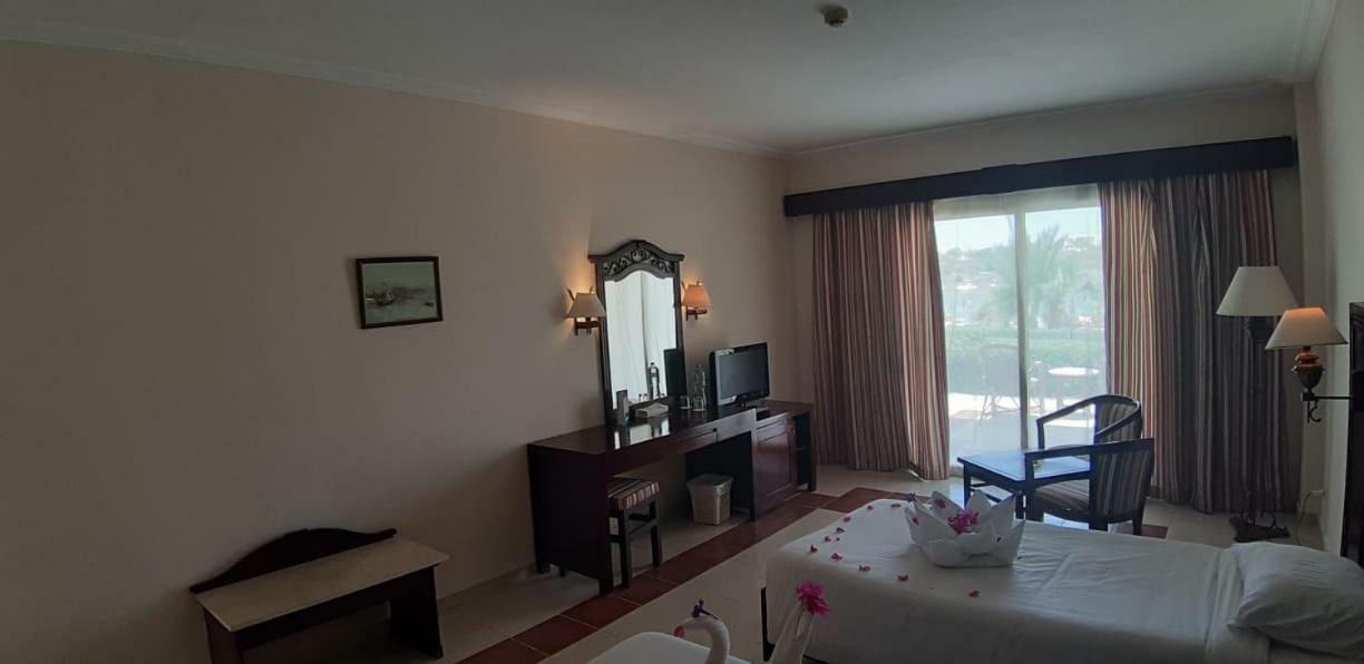 Deluxe Double or Twin Room Beach Front,799605387:JPEG